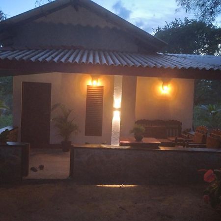 Soma Cabana, Homestay & Restaurant Tangalle Exterior foto