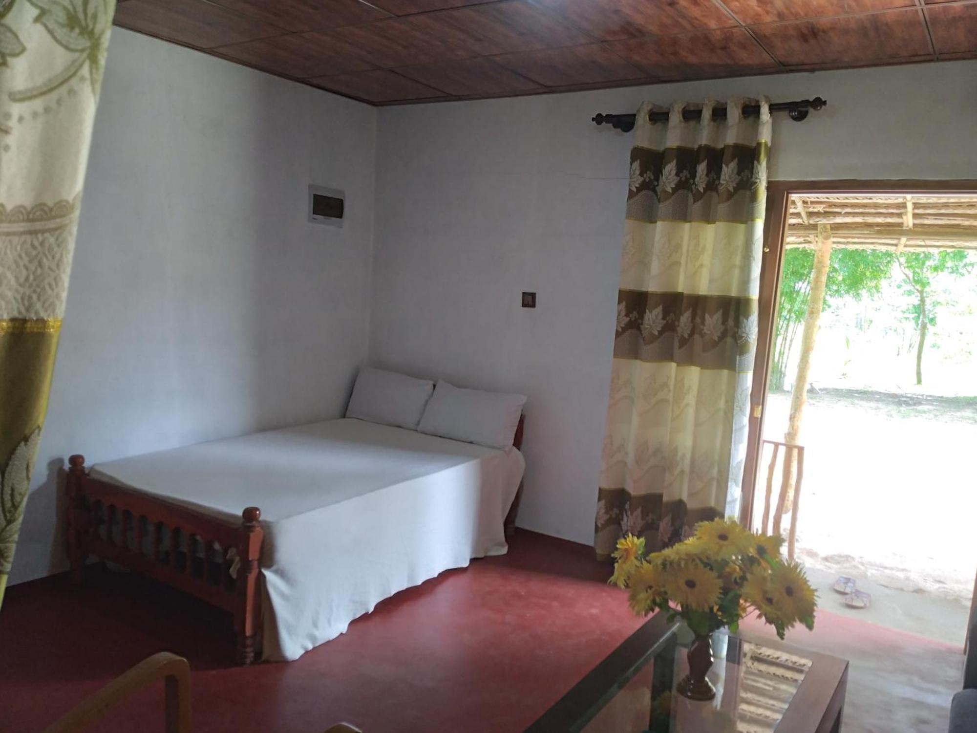 Soma Cabana, Homestay & Restaurant Tangalle Exterior foto