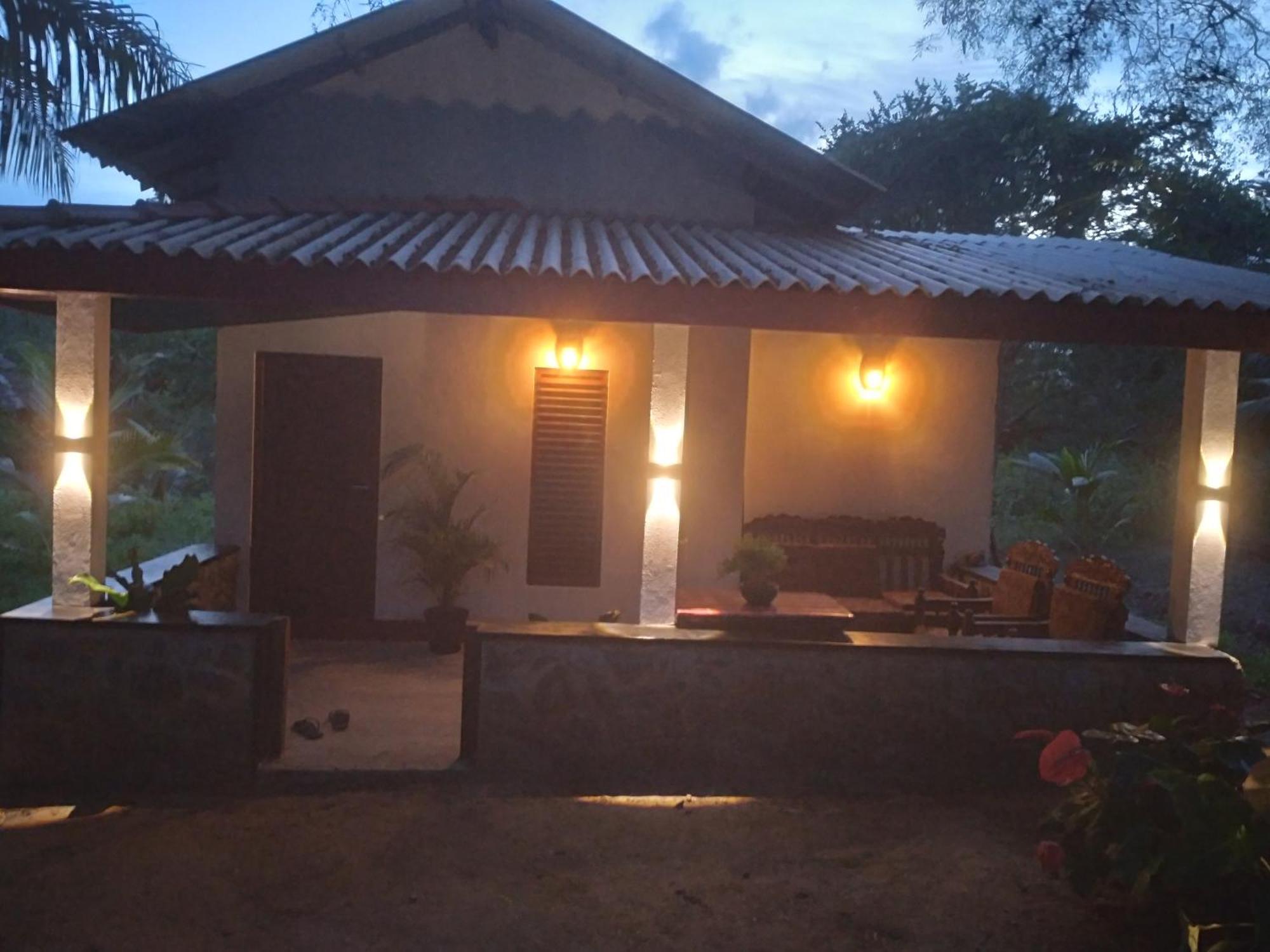 Soma Cabana, Homestay & Restaurant Tangalle Exterior foto