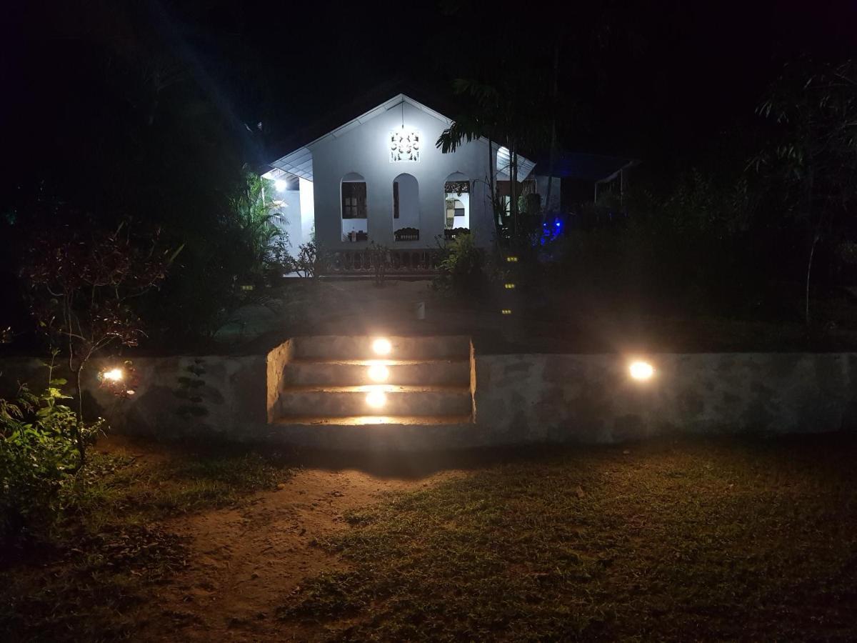 Soma Cabana, Homestay & Restaurant Tangalle Exterior foto